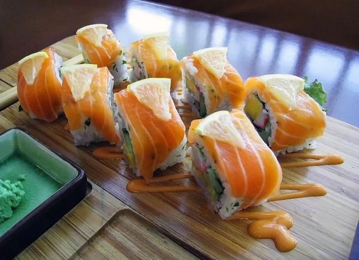 10 Makanan Sehat Membuat Gemuk Badan 2 Sushi