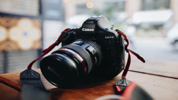 3 Cara Memindahkan Video dari Kamera Canon ke HP, Mudah Banget Loh!