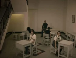 Link Nonton Bangku Kosong Tidak di Layarkaca21, Teror Siswi dari Masa Lalu
