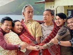 Nonton Film Ngeri-ngeri Sedap, Siasat Mak Domu Bikin Panik