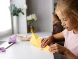 5 Tutorial Bunga Origami yang Cocok untuk Anak TK, Cukup Pakai Bahan yang Ada!