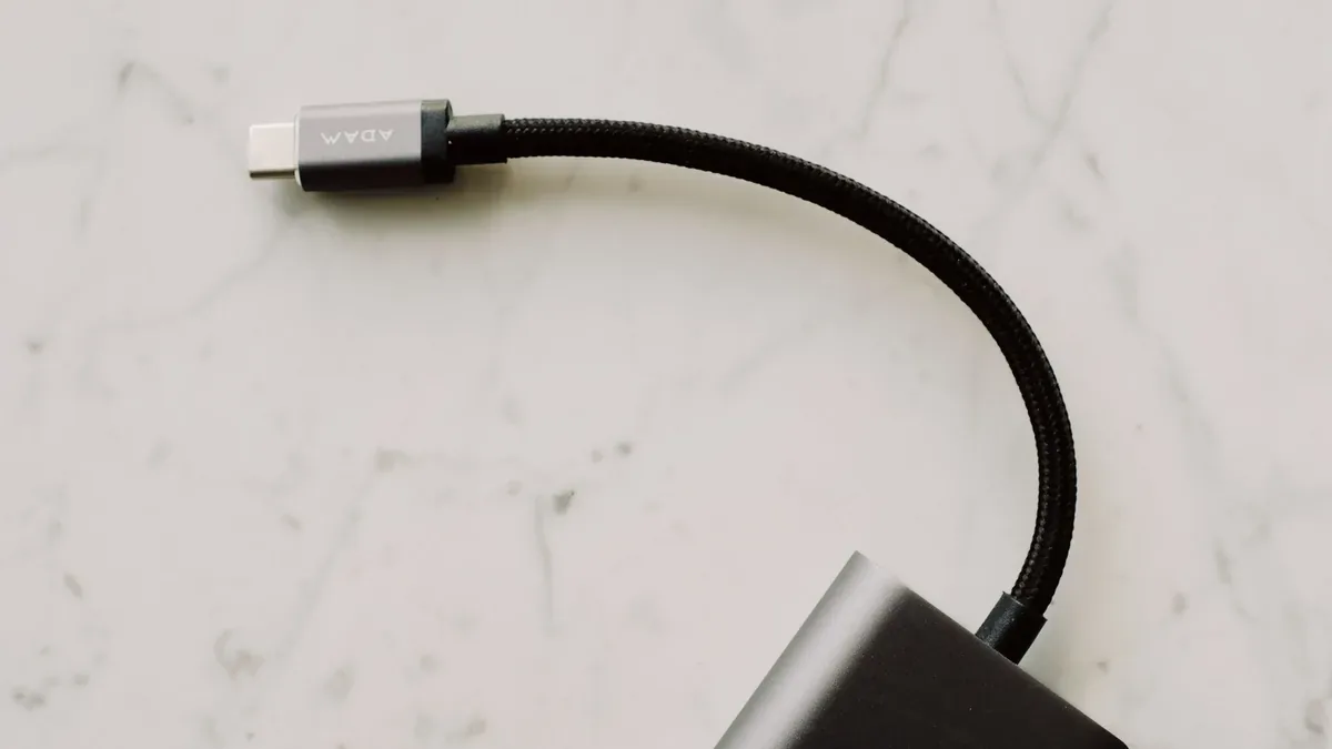 Solusi Hardware & Eksternal: Menggunakan Sambungan Charger dan PC - cara mematikan hp vivo y21s tombol macet