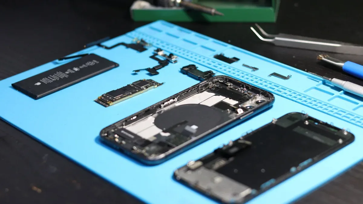 Prosedur Pembongkaran Backdoor dan Penanganan Risiko Fleksibel Fingerprint - cara mengganti lcd vivo y12 beserta frame
