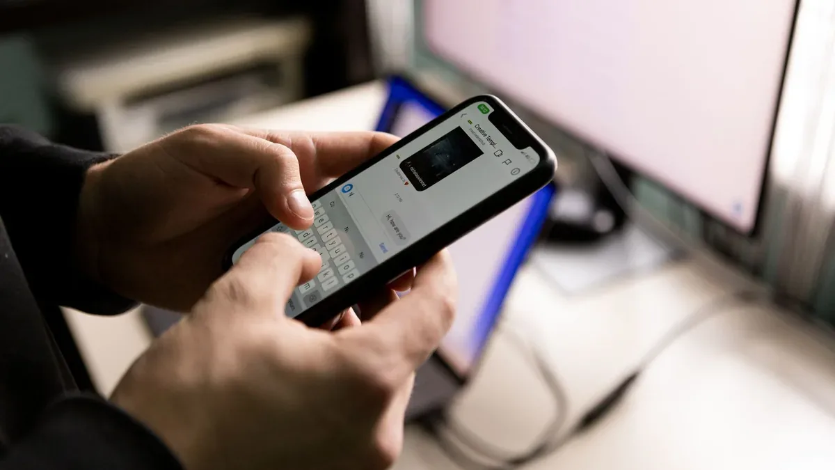 Metode 1: Menghapus Riwayat Chat dan Mengarsipkan Bot Meta AI - cara menghapus meta ai di whatsapp 2026