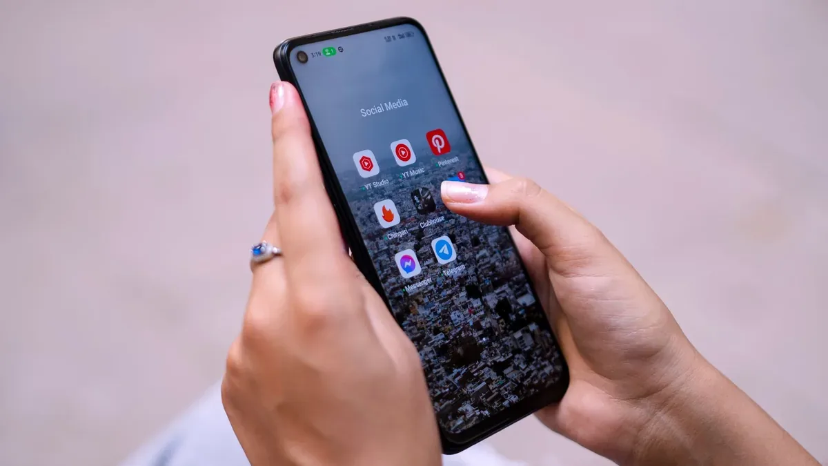 Kendala Lapangan: Mengapa Meta AI Terkadang Muncul Kembali Secara Otomatis? - cara menghapus meta ai di whatsapp 2026