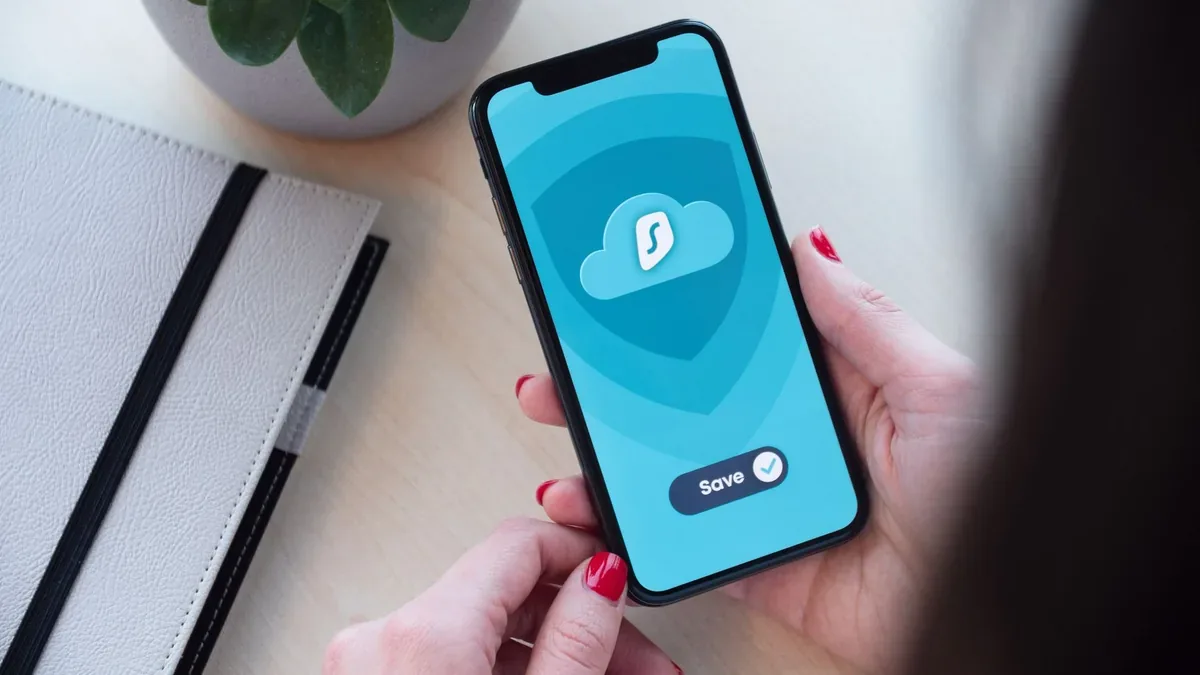 Alternatif Kedua: Menggunakan Fitur Enkripsi Aplikasi Bawaan Funtouch OS - cara mengunci wa di hp vivo dengan sidik jari